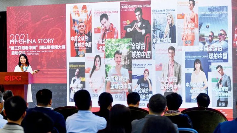 选择加盟品牌时，首先要考察其实力与资质。一个有实力的加盟品牌，通常具备以下条件：
